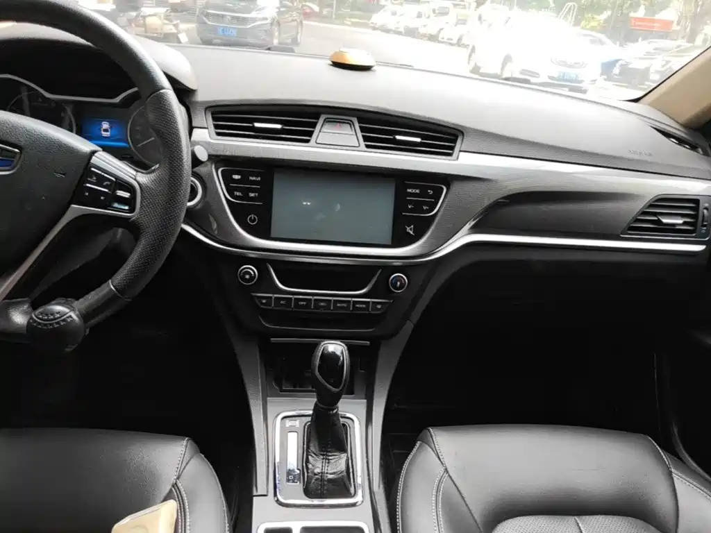 Geely Emgrand — миниатюра 13