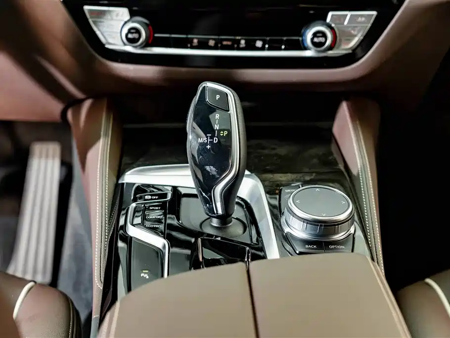 BMW 5 Series — миниатюра 14