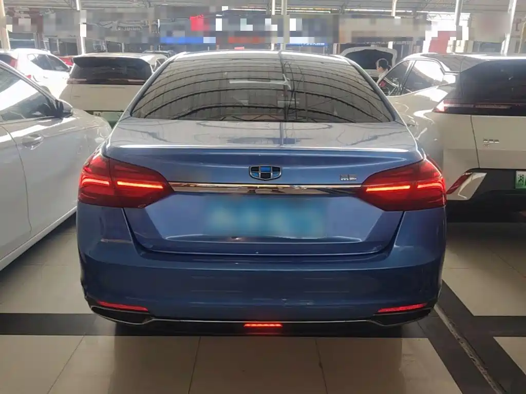 Geely Emgrand — миниатюра 6
