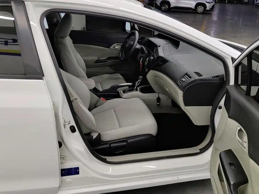 Honda Civic — миниатюра 8