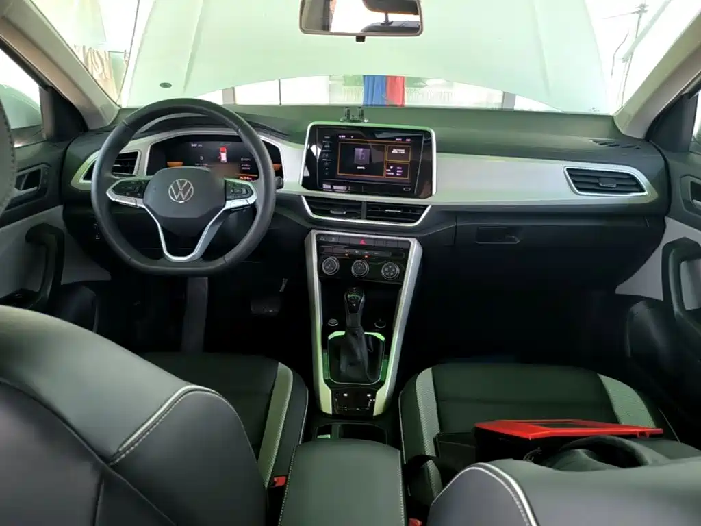 Volkswagen T-Roc — миниатюра 10