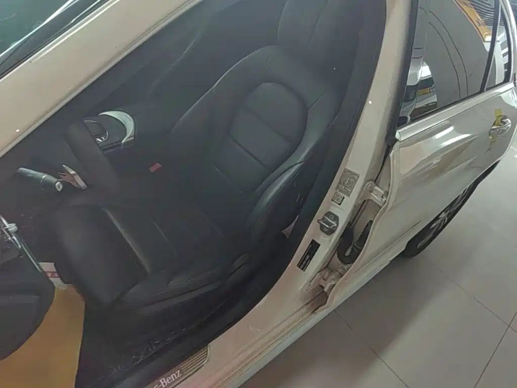Mercedes-Benz C-Class — миниатюра 15