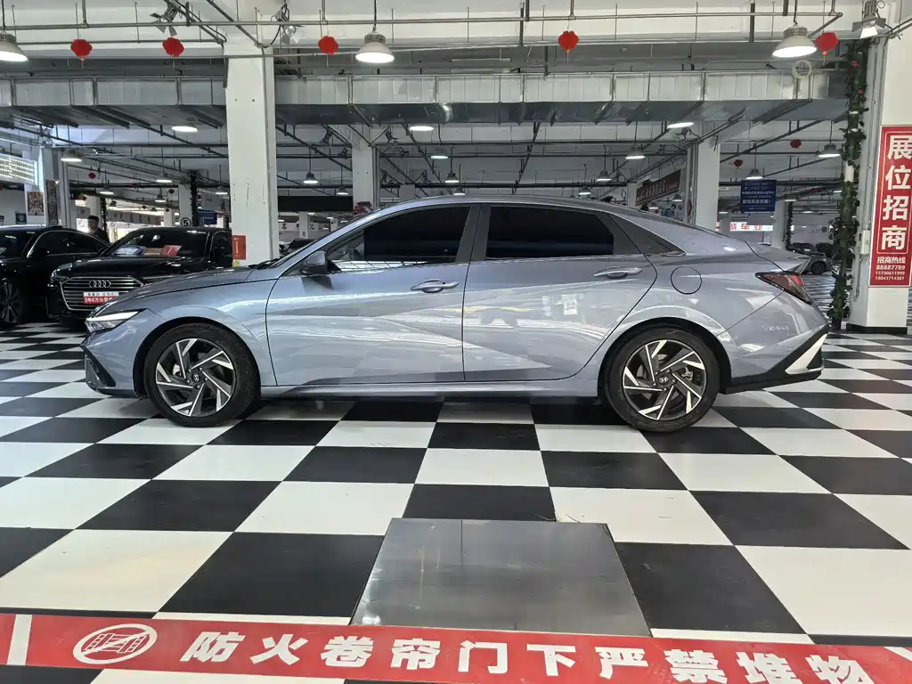 Hyundai Elantra — миниатюра 7