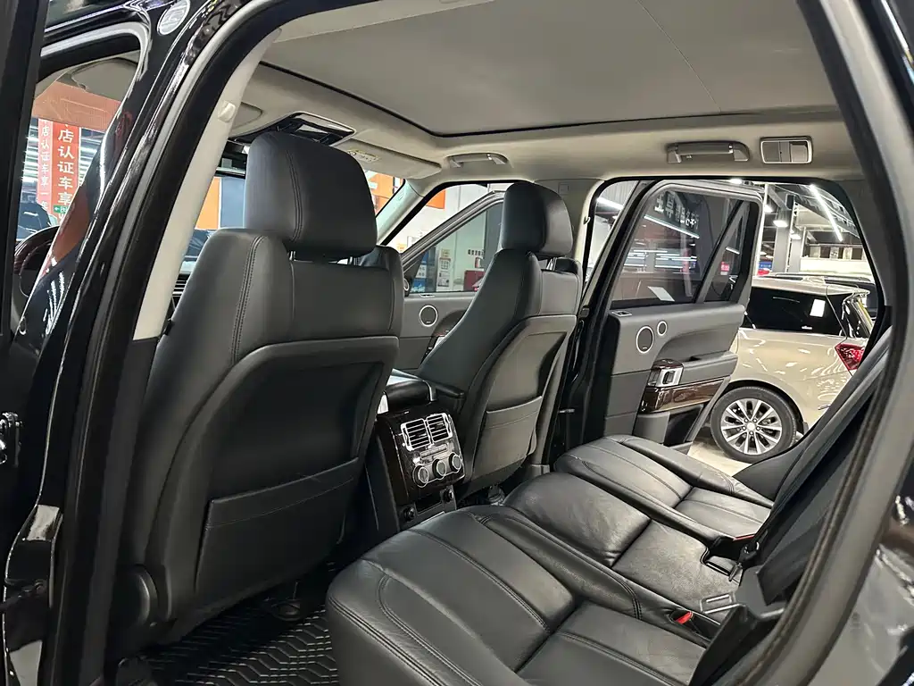 Land Rover Range Rover — миниатюра 10