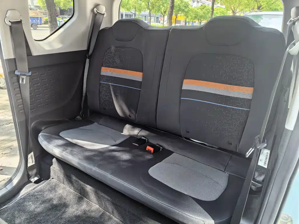 Wuling MINIEV — миниатюра 4
