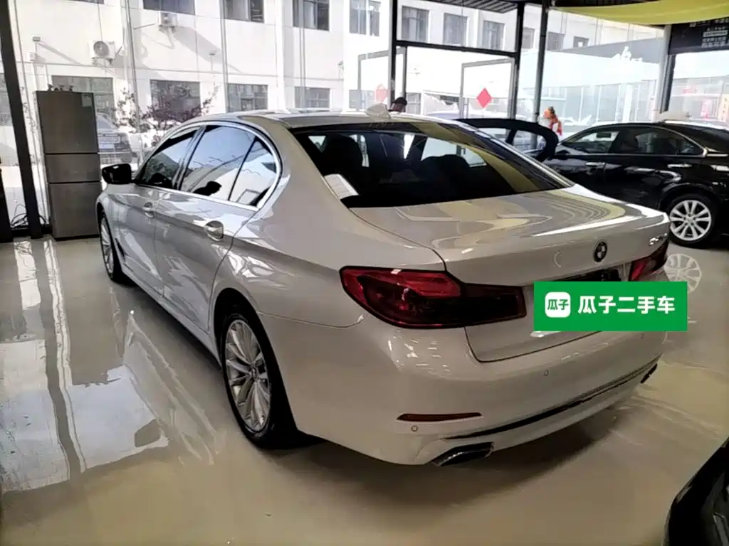 BMW 5 Series — миниатюра 23