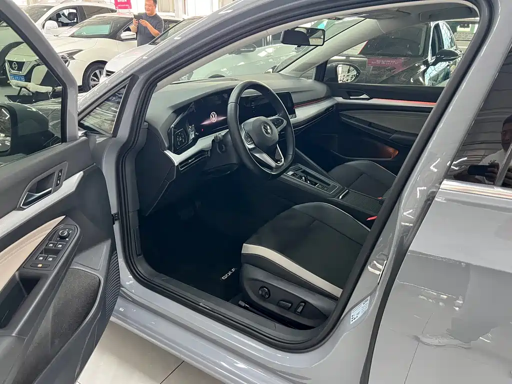 Volkswagen Golf — миниатюра 4