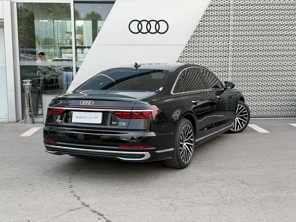 Audi A8 2025 A8L 45 TFSI quattro Luxury