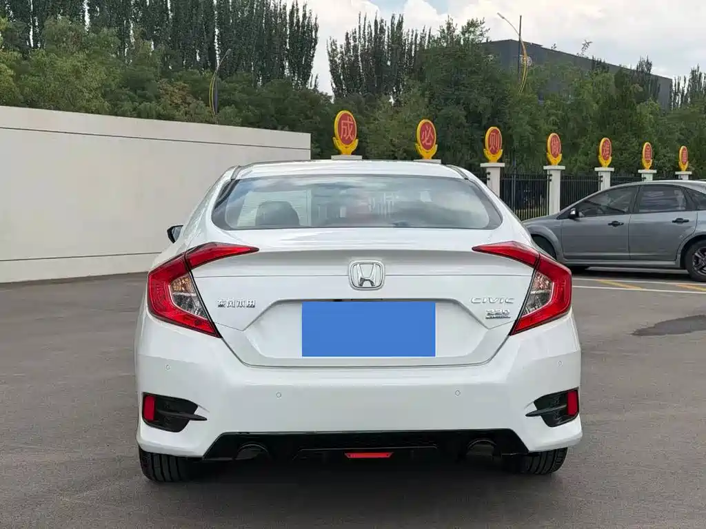 Honda Civic — миниатюра 8