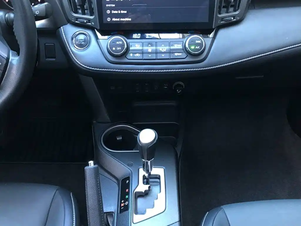 Toyota RAV4 — миниатюра 11