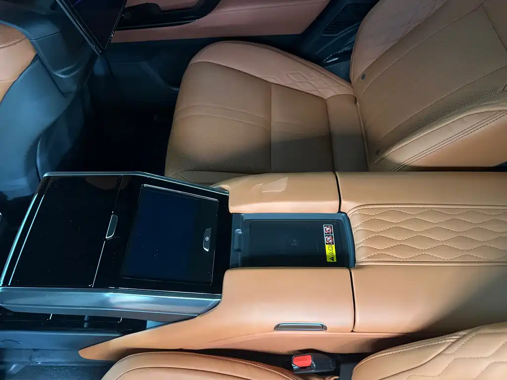 Lexus LX — миниатюра 19