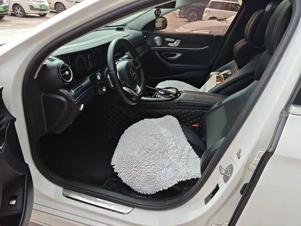 Mercedes-Benz E-Class — миниатюра 15