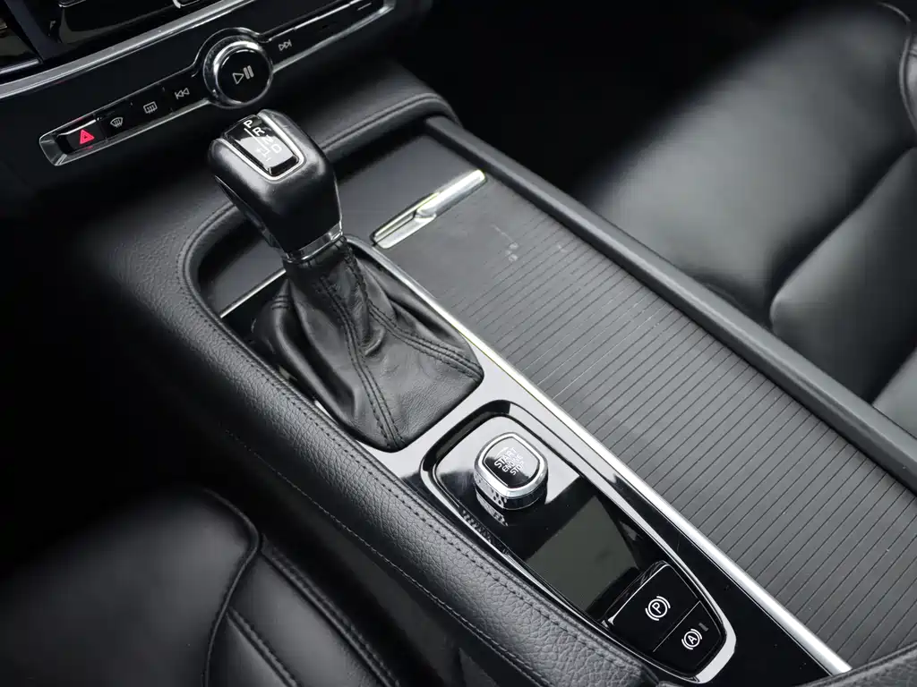 Volvo S90 — миниатюра 17