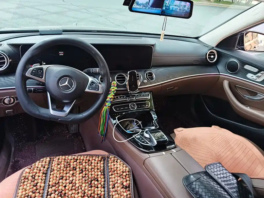 Mercedes-Benz E-Class — миниатюра 11