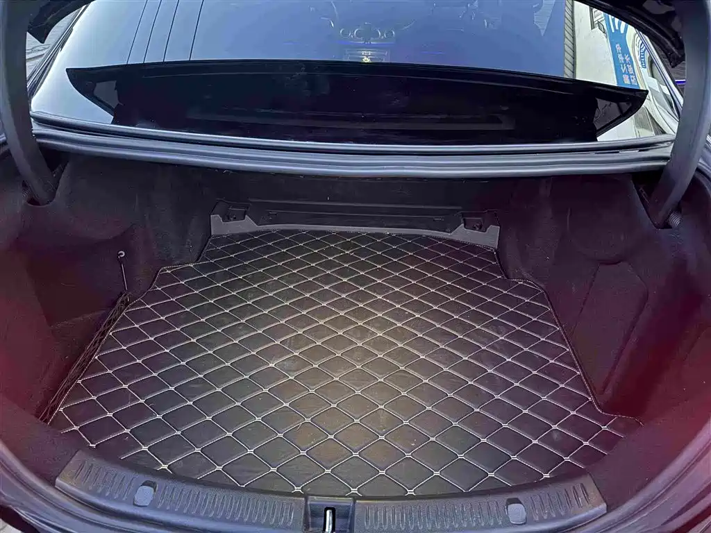 Mercedes-Benz E-Class — миниатюра 19