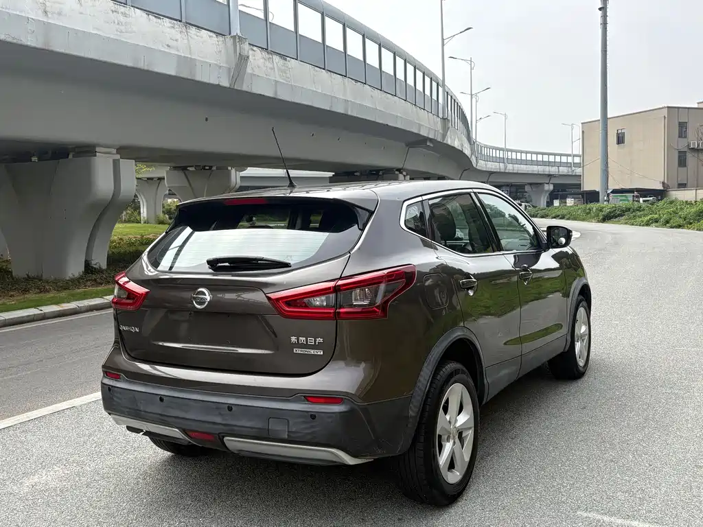 Nissan Qashqai — миниатюра 7