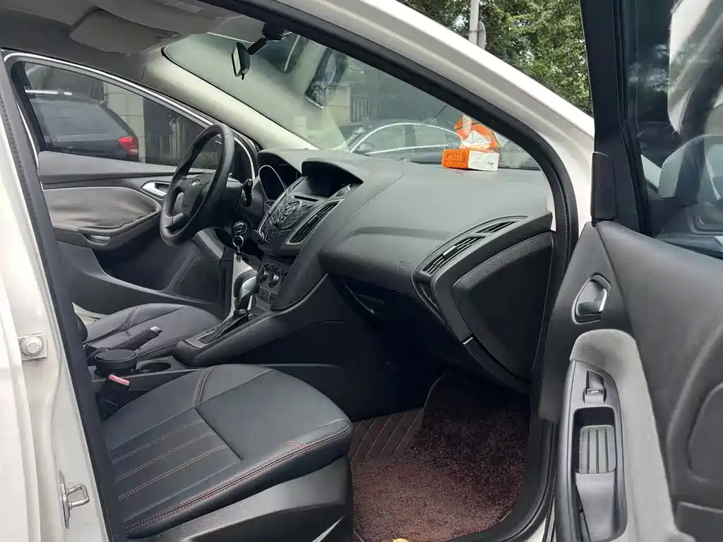 Ford Focus — миниатюра 8