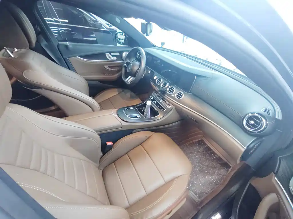 Mercedes-Benz E-Class — миниатюра 16