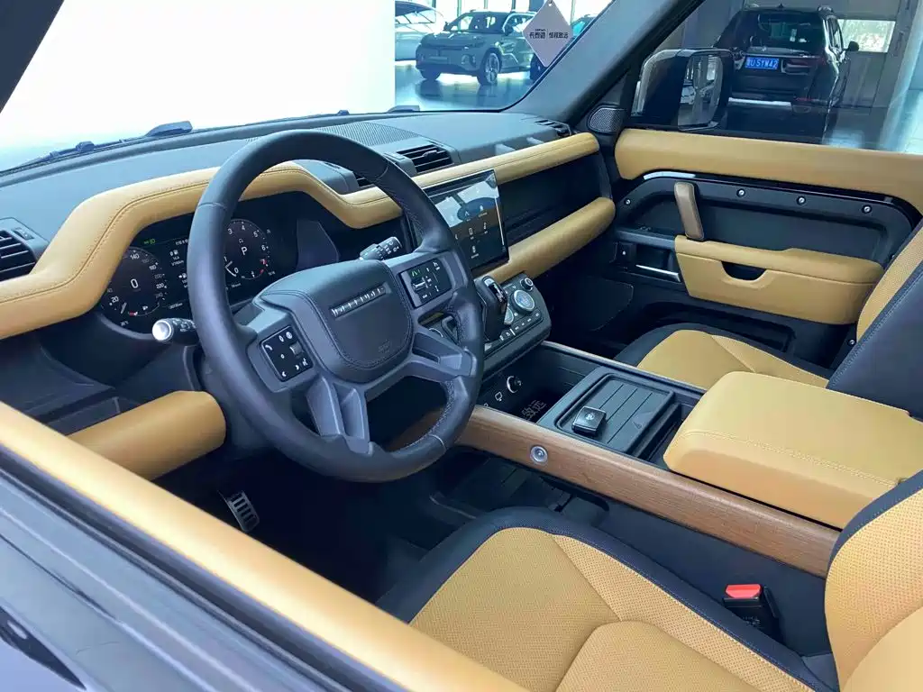 Land Rover Defender — миниатюра 24