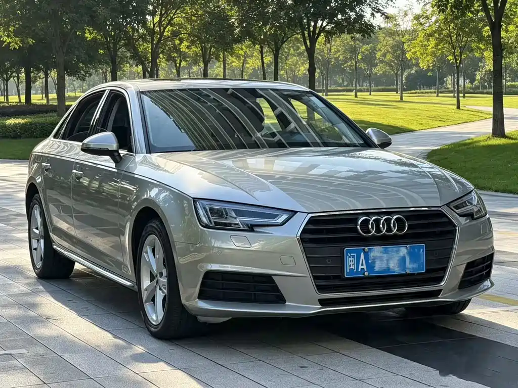 Audi A4L 2017 40 TFSI Fashion