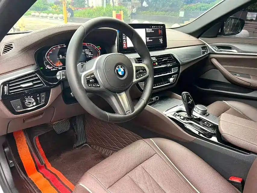 BMW 5 Series — миниатюра 6