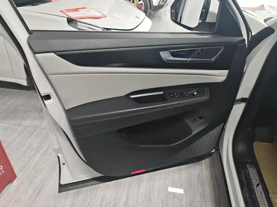Volkswagen Teramont — миниатюра 7