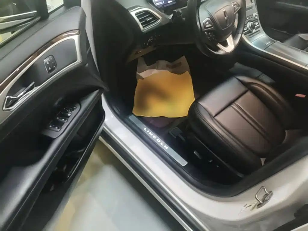 Lincoln MKZ — миниатюра 16