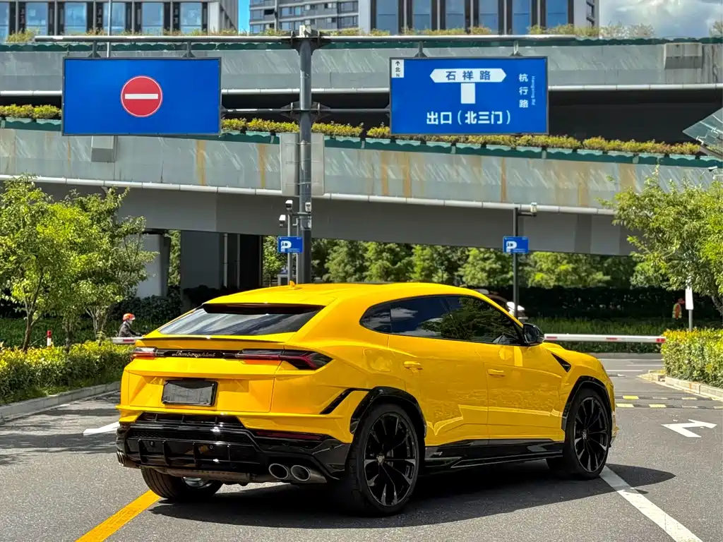 Lamborghini Urus — миниатюра 7