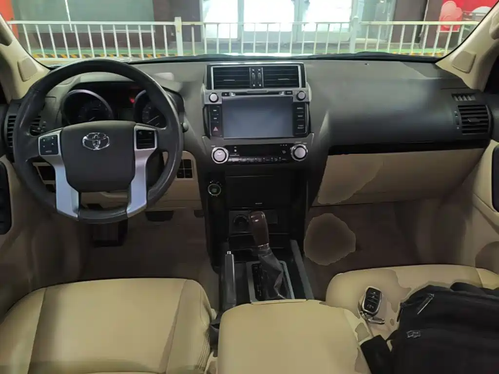 Toyota Prado — миниатюра 10