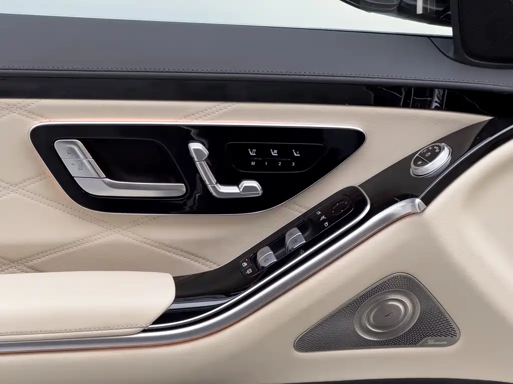 Mercedes-Benz S-Class — миниатюра 10