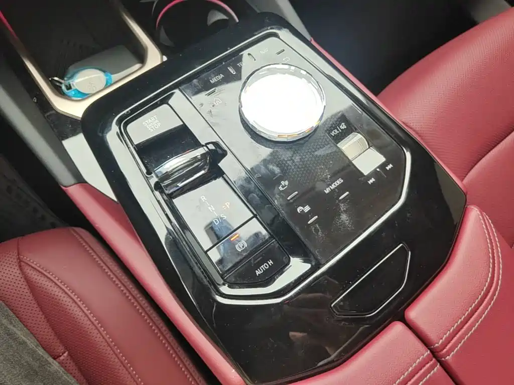 BMW 5 Series — миниатюра 14