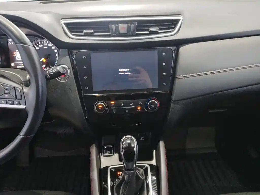 Nissan Qashqai — миниатюра 13