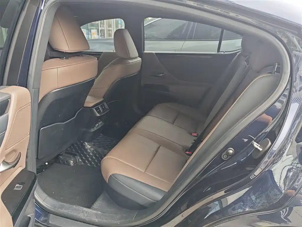 Lexus ES — миниатюра 5