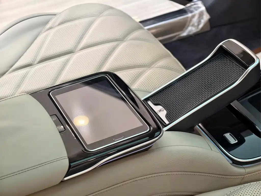 Mercedes-Benz S-Class — миниатюра 12