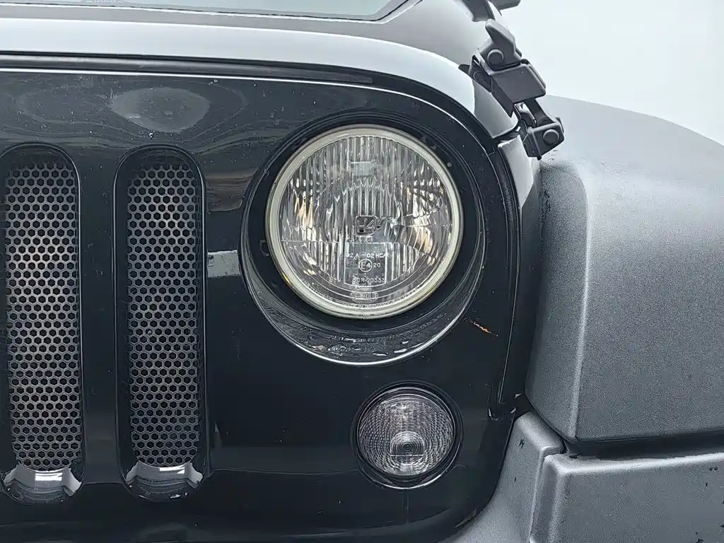Jeep Wrangler — миниатюра 7