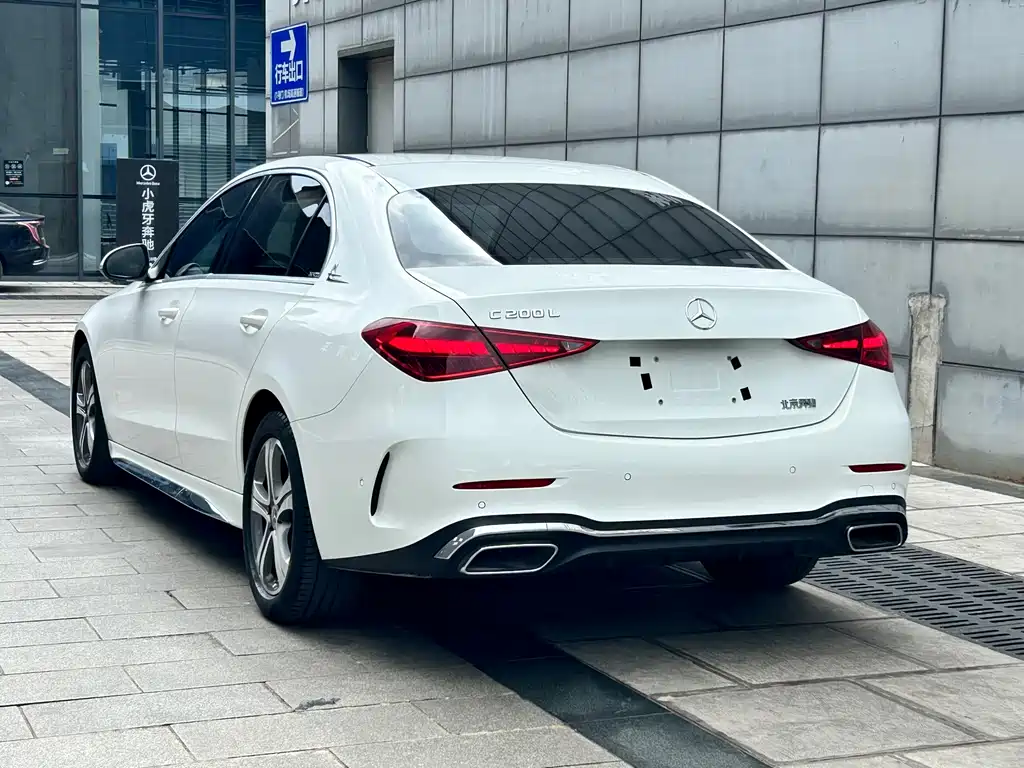 Mercedes-Benz C-Class — миниатюра 6