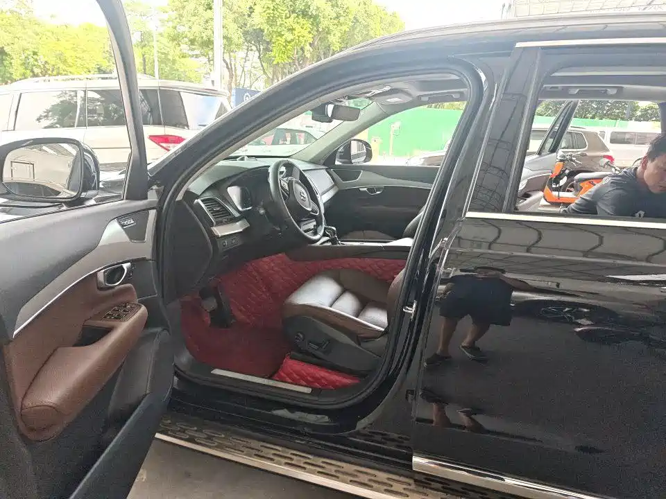 Volvo XC90 — миниатюра 4