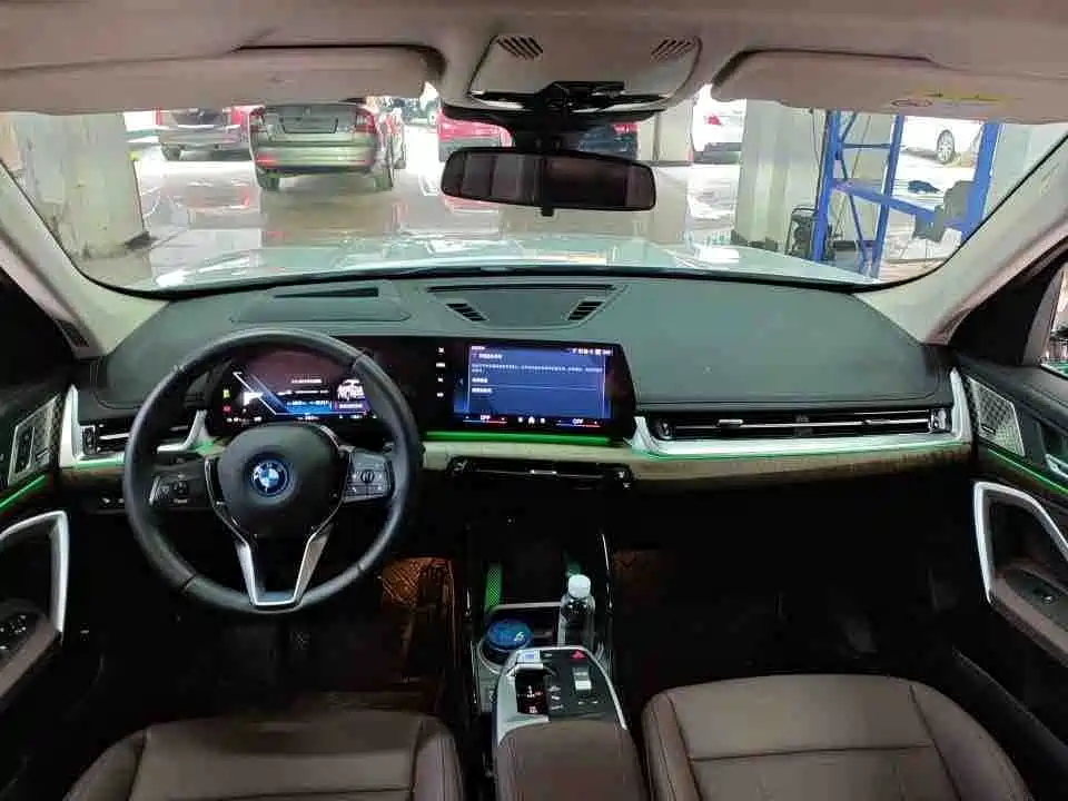 BMW iX1 — миниатюра 6