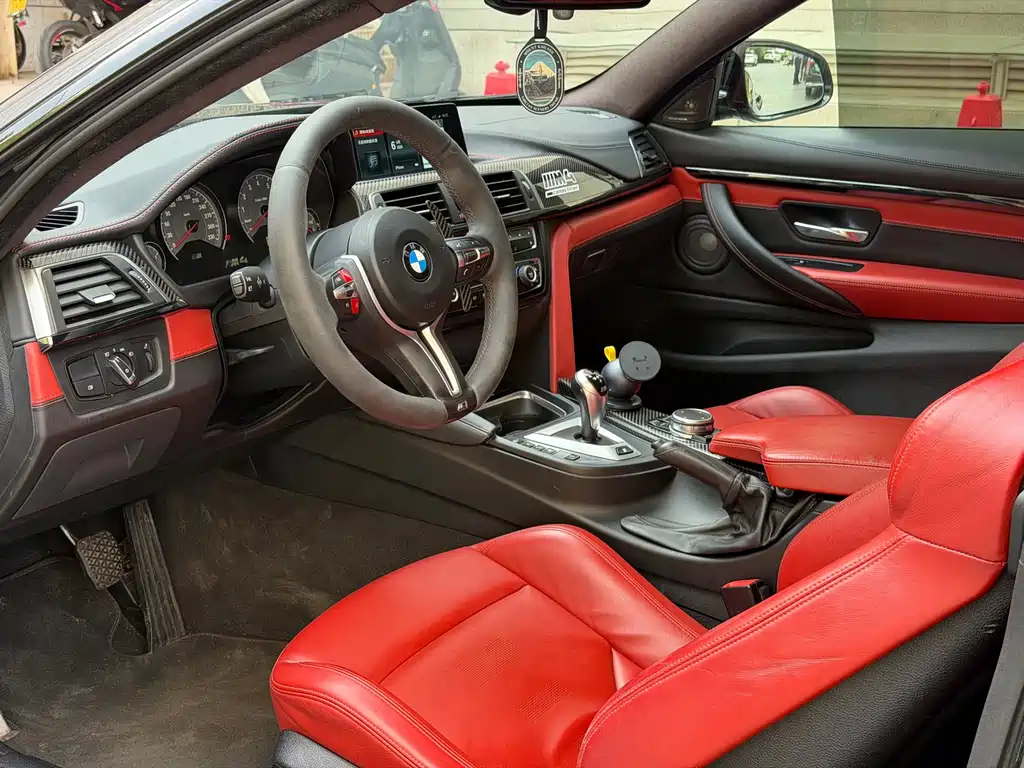 BMW M4 — миниатюра 8