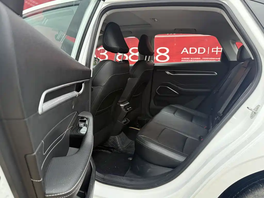 Geely Emgrand 2022 4 1.5L CVT Luxury