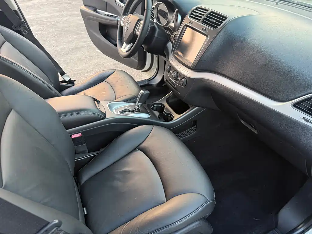Dodge Journey — миниатюра 11