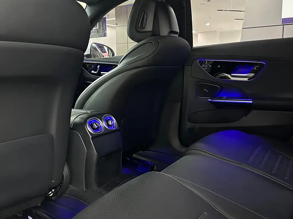 Mercedes-Benz C-Class — миниатюра 9