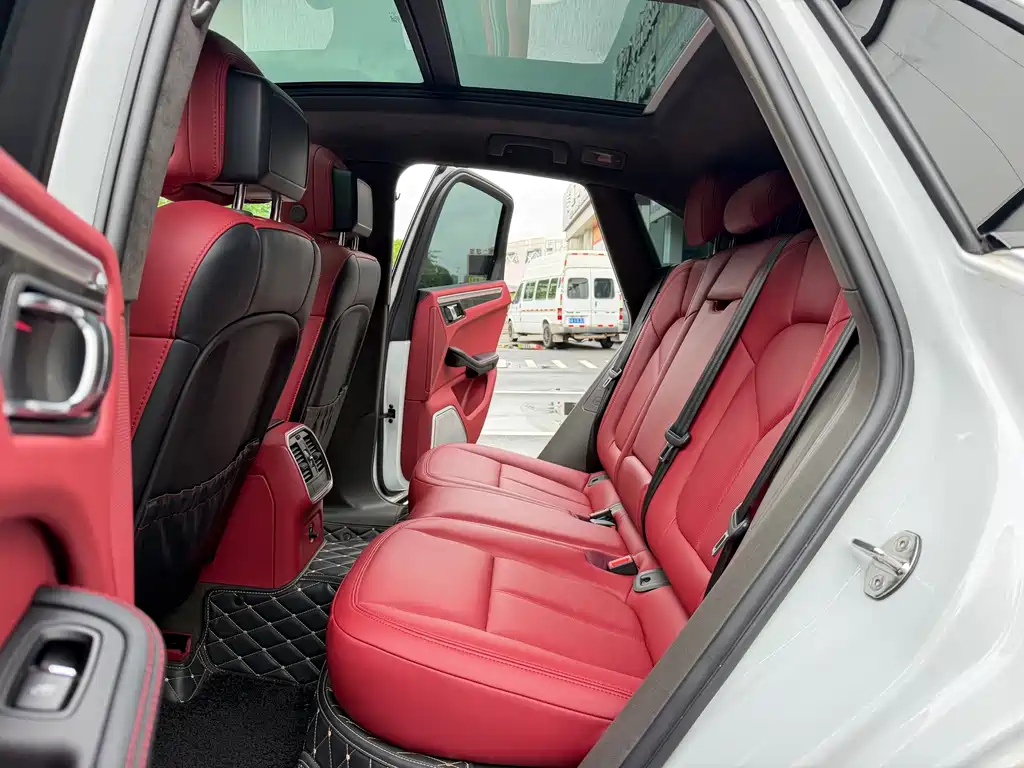 Porsche Macan — миниатюра 12