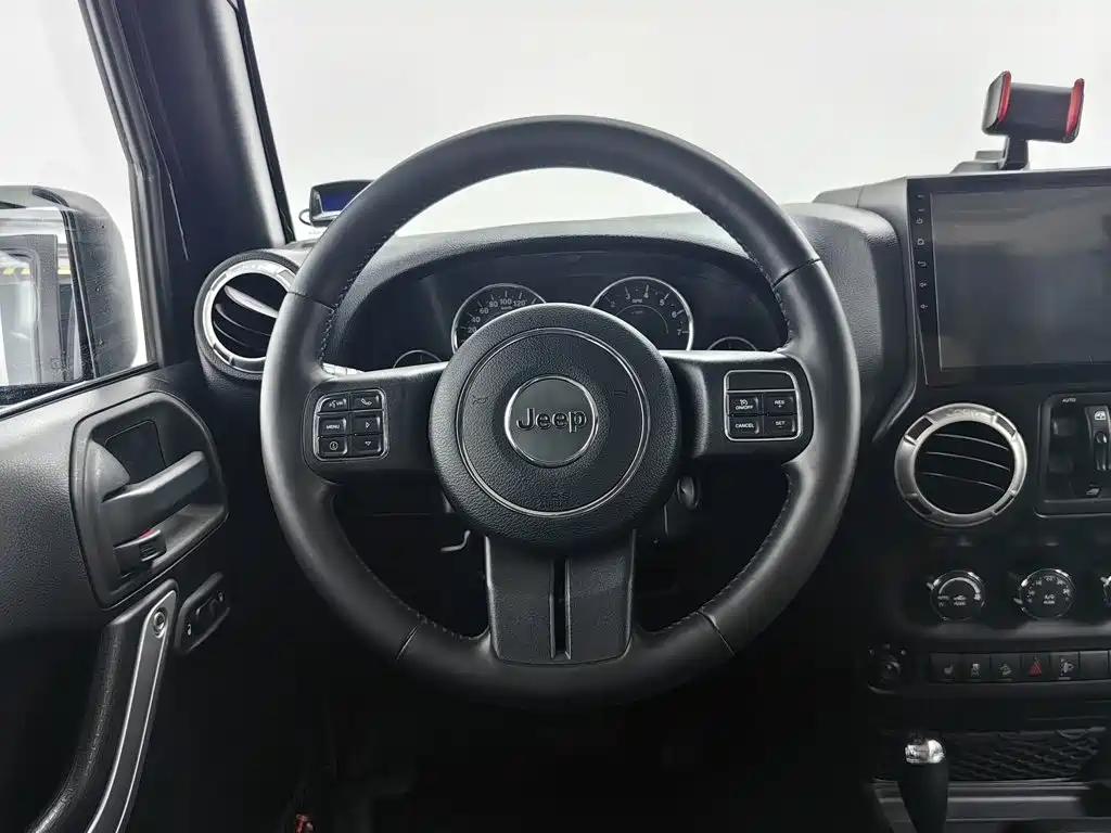 Jeep Wrangler — миниатюра 11
