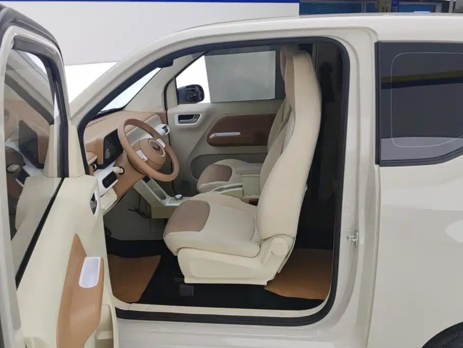 Wuling MINIEV — миниатюра 9