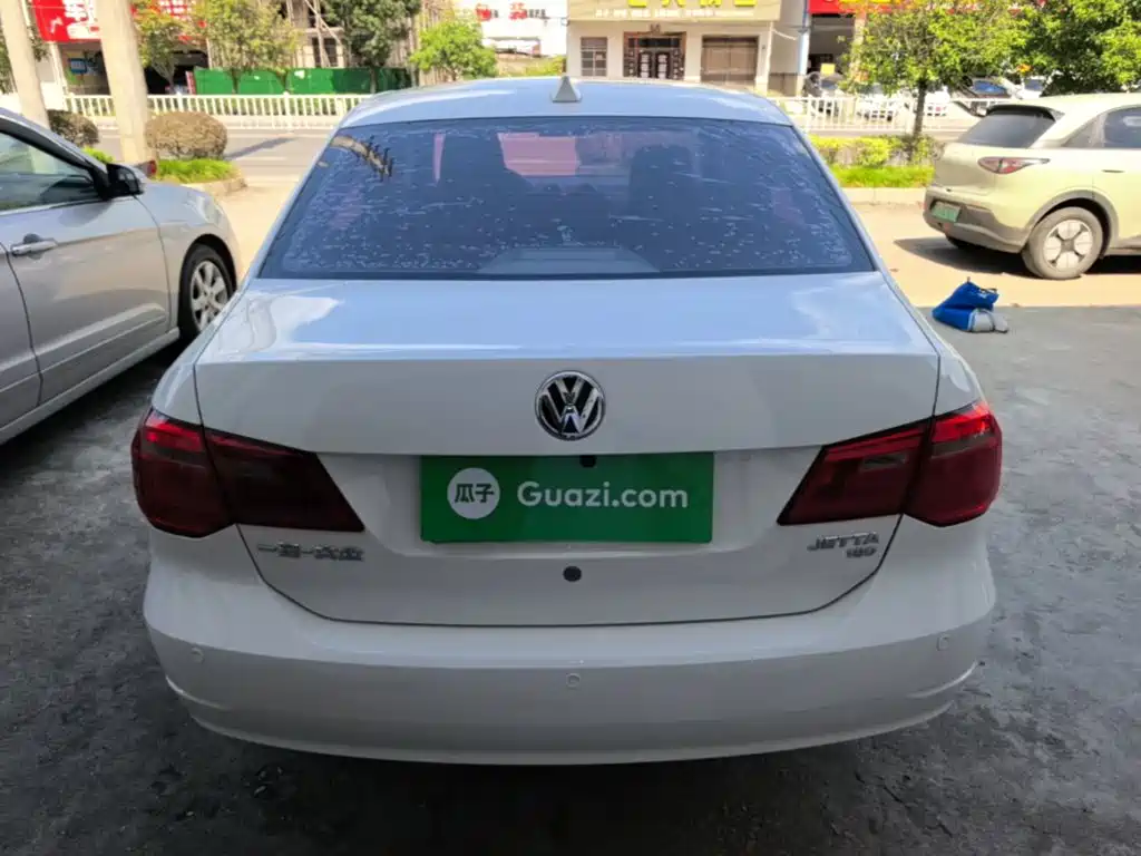 Volkswagen Jetta — миниатюра 6