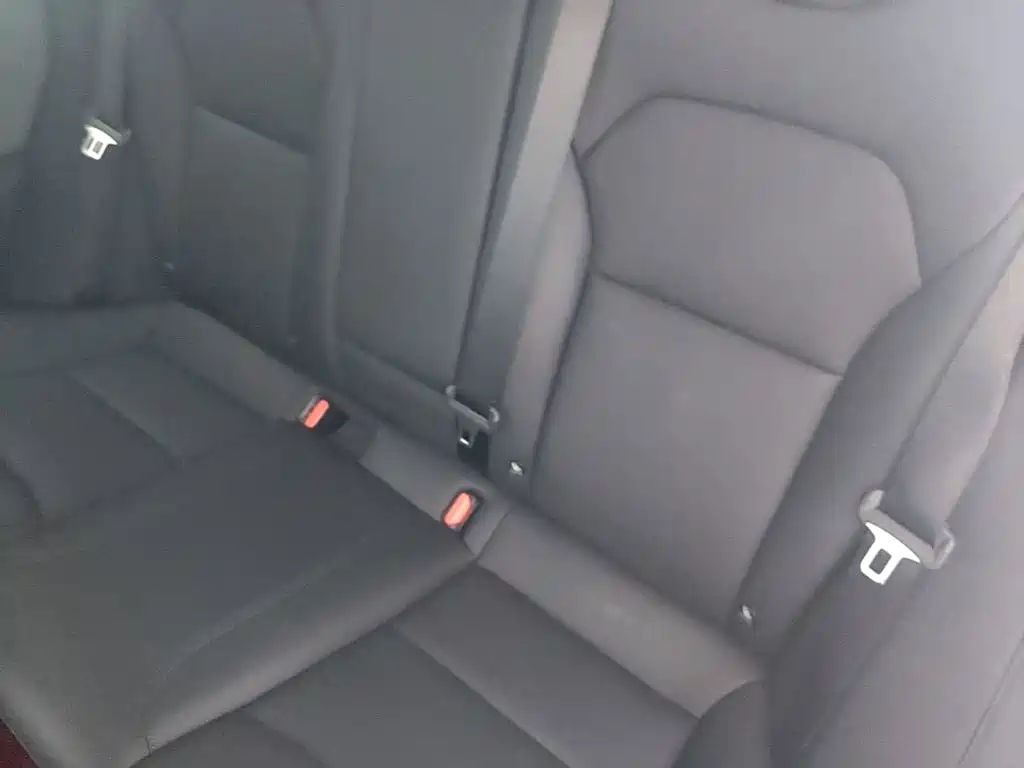 Tesla Model 3 — миниатюра 17