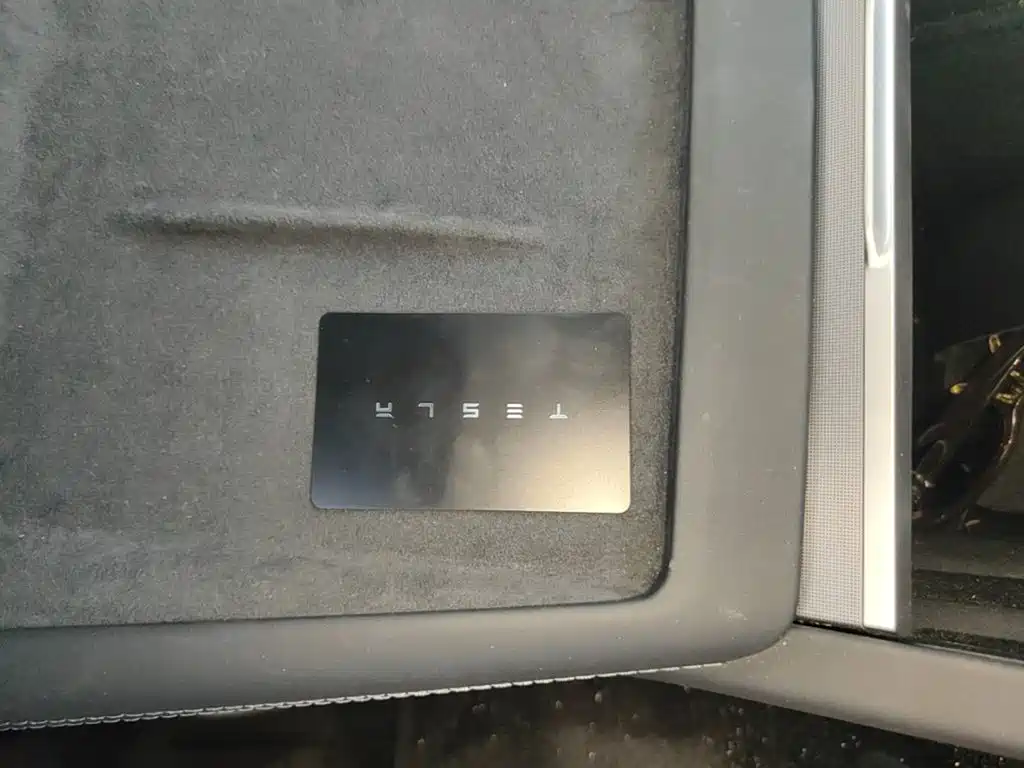 Tesla Model 3 — миниатюра 9