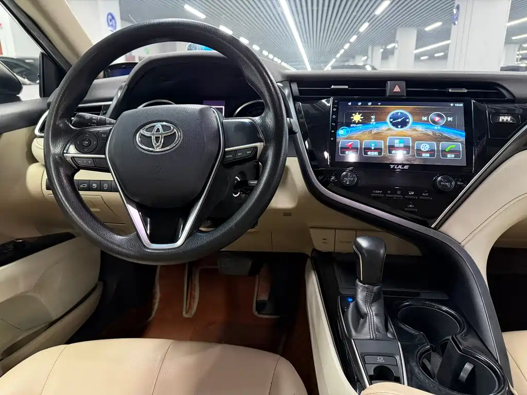 Toyota Camry — миниатюра 8