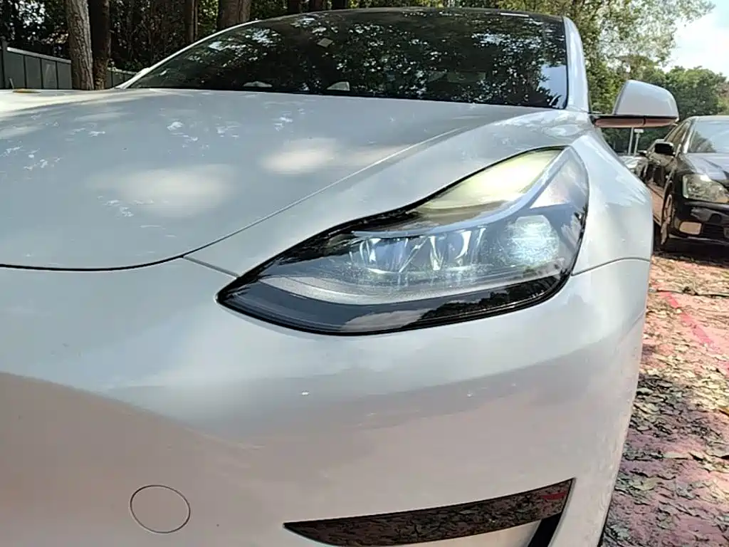 Tesla Model 3 — миниатюра 24